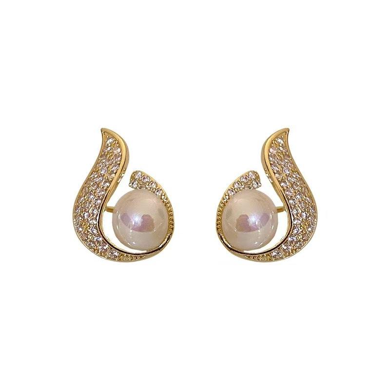 Zircon Round Stud Pearl Earrings