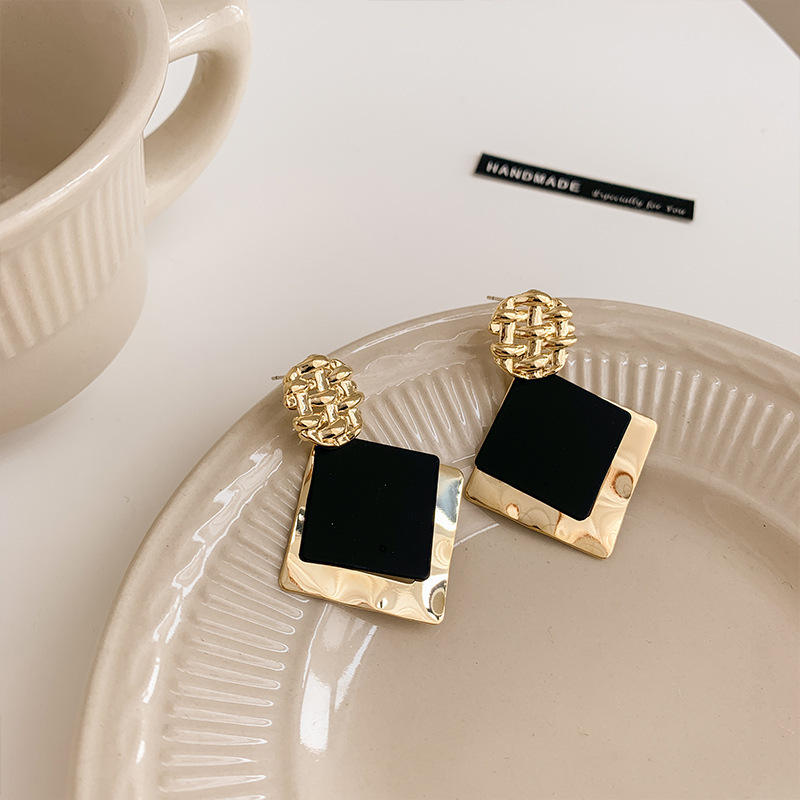 Fashion Gold Plated Black Geometric Square Earrings Black Geometric Sequin Metal Korean Trendy Dangle Earrings